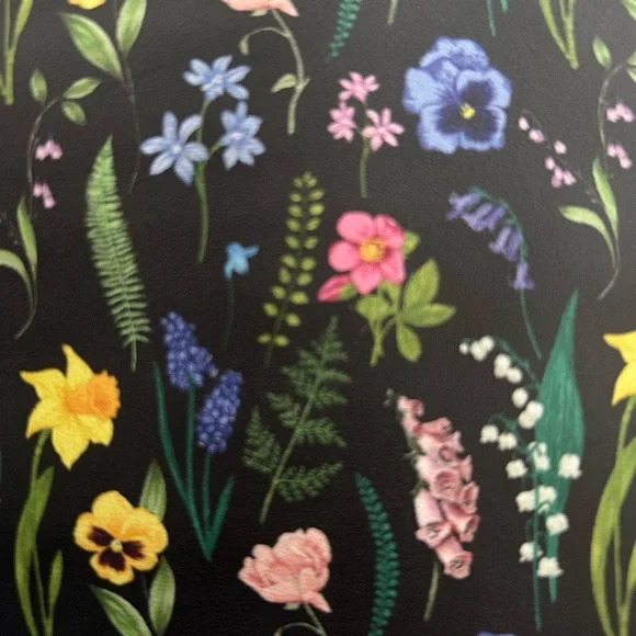 JUICY COUTURE BLACK/MULTI FIELD FLORAL WALLET/WRISTLET/FAUX LOCK NWOT - Picture 9 of 9